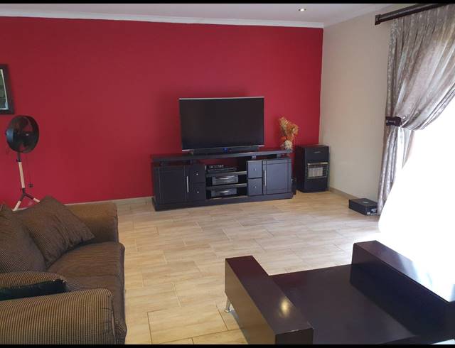 2 BEDROOM HOUSE SOLD IN THERESAPARK